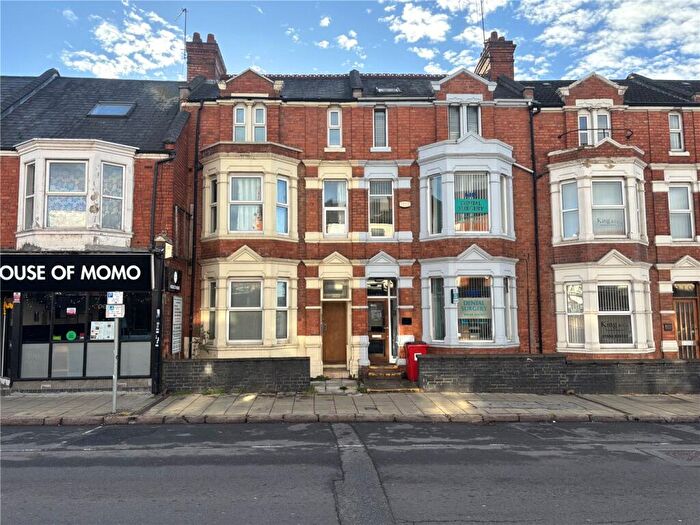 2 Bedroom Apartment To Rent In Wellingborough Road, Northampton, Northamptonshire, NN1