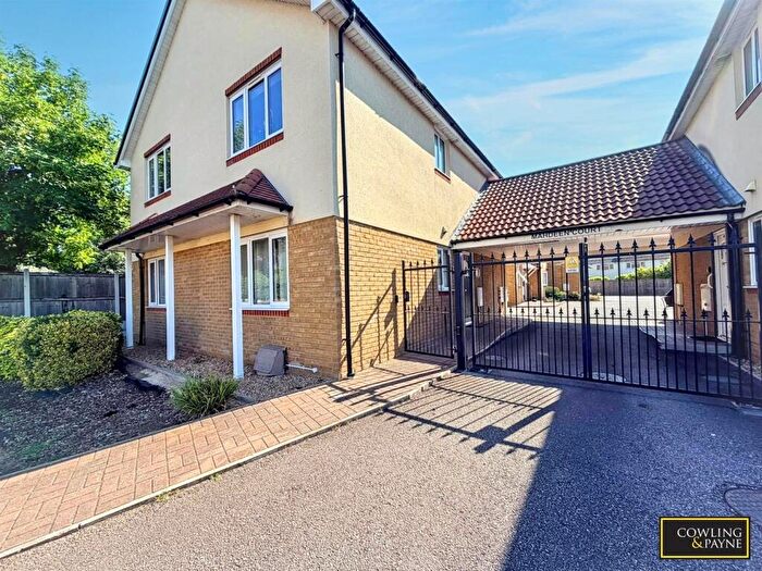 2 Bedroom Apartment To Rent In Mahdeen Court, Irvon Hill Road, Wickford, SS12