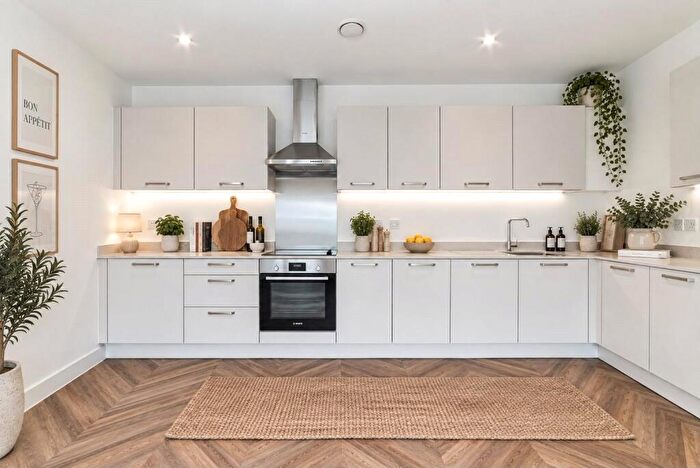 2 Bedroom Flat For Sale In Newtown Road, Henley-on-Thames, Oxfordshire, RG9
