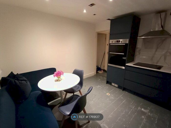 1 Bedroom Flat To Rent In Stennack Court, St. Ives, TR26