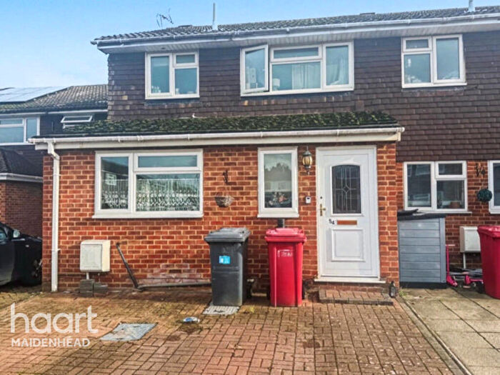 3 Bedroom Terraced House For Sale In Boarlands Close, Slough, SL1