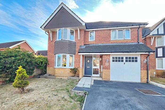 4 Bedroom Detached House For Sale In Fitzroy Drive, Lee-On-The-Solent, PO13