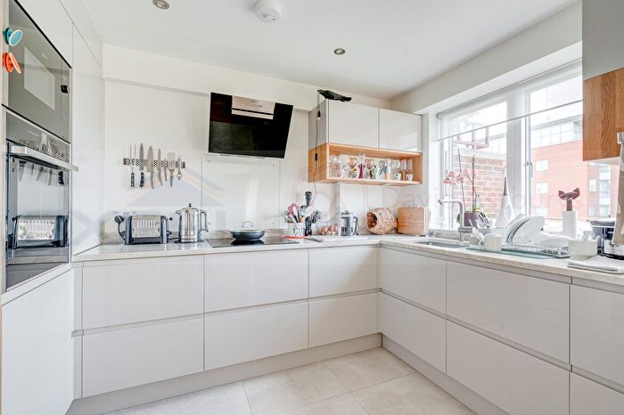 2 Bedroom Flat To Rent In Acol Road, West Hampstead, London, NW6