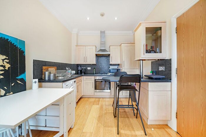 2 Bedroom Flat To Rent In Haydons Road, London, SW19