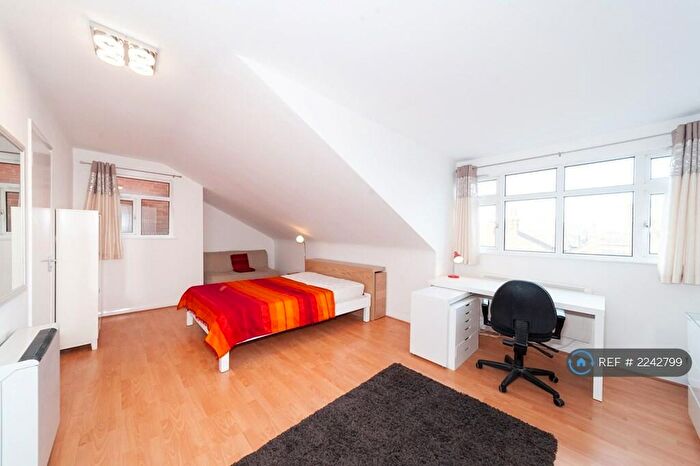 4 Bedroom Maisonette To Rent In Willesden Green, London, NW2