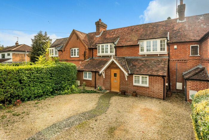 3 Bedroom Terraced House For Sale In Burcot, Abingdon, Oxfordshire, OX14