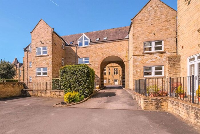 1 Bedroom Apartment For Sale In Clare Court, Halifax Town Centre, HX1