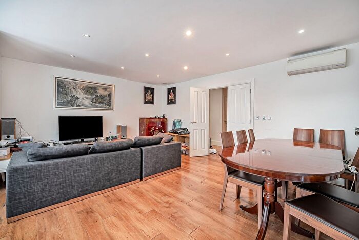 2 Bedroom Link Detached House For Sale In Parkview Way, Epsom, KT19