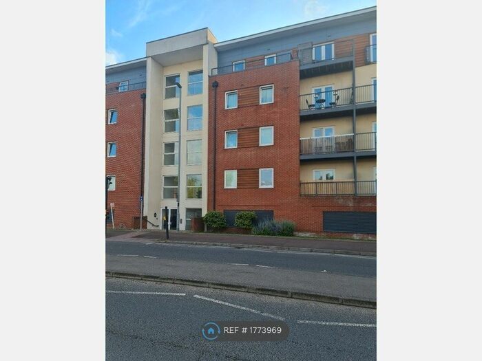 2 Bedroom Flat To Rent In Bletchley, Bletchley, Milton Keynes, MK2