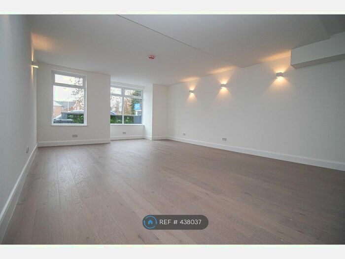 3 Bedroom Flat To Rent In St. Awdrys Road, Barking, IG11