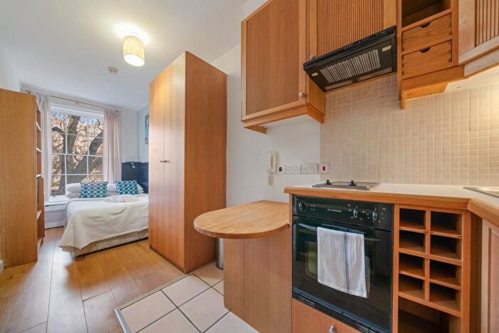 Studio To Rent In Cartwright Gardens, Bloomsbury, London, WC1H