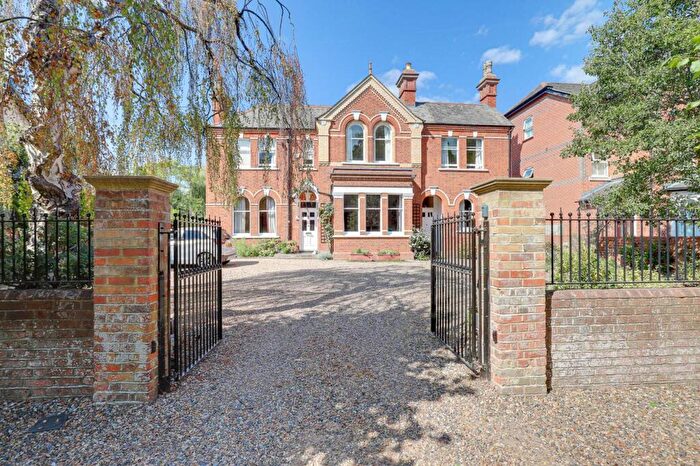 5 Bedroom Detached House For Sale In Derby Road, Caversham, RG4