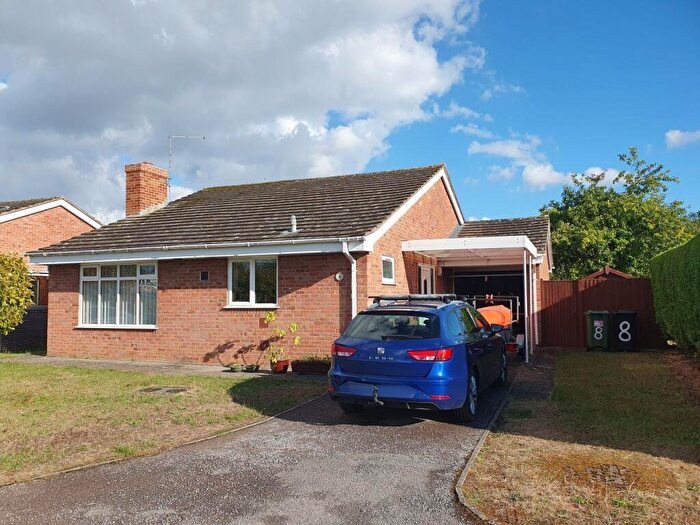 3 Bedroom Detached Bungalow To Rent In The Strouds, Beenham, Reading, RG7
