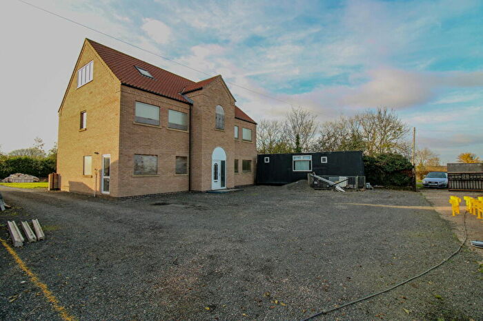 6 Bedroom Detached House For Sale In Padmoor Lane, Upton, Gainsborough, DN21