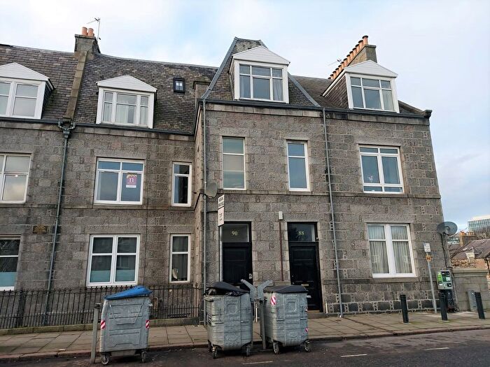 2 Bedroom Flat To Rent In Bon Accord Street, The City Centre, Aberdeen, AB11