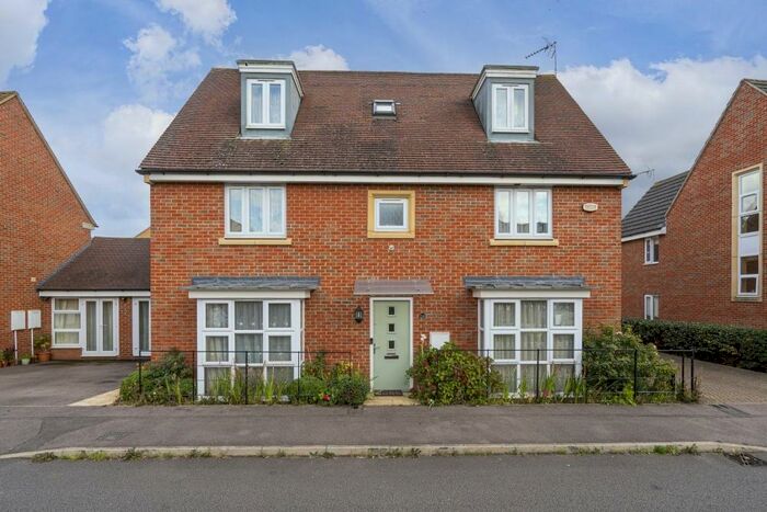 5 Bedroom Detached House To Rent In Dalegarth Way, Broughton, MK10