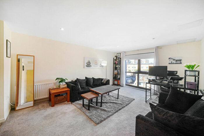 1 Bedroom Apartment To Rent In Rookery Way, London, NW9
