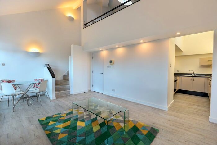 1 Bedroom Flat To Rent In Larch Court, Admiral Walk, Maida Vale, W9