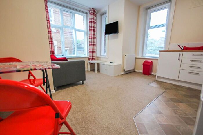 2 Bedroom Property To Rent In Carlton Road, Bournemouth, BH1