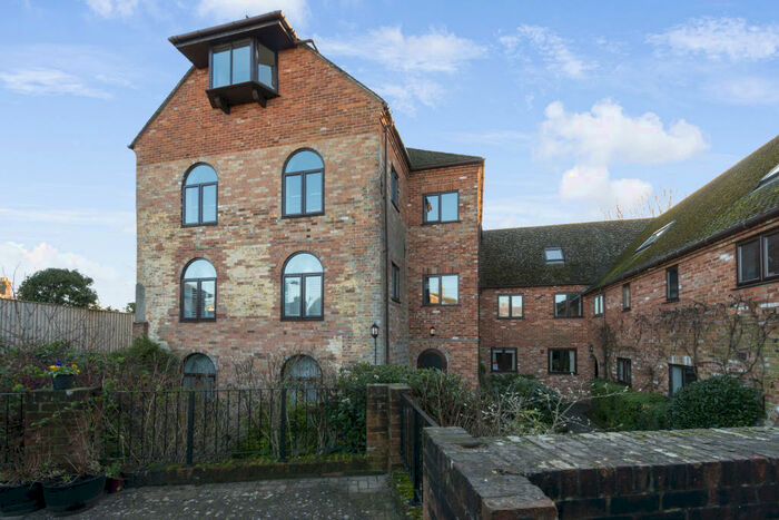 2 Bedroom Apartment To Rent In Wareham, BH20