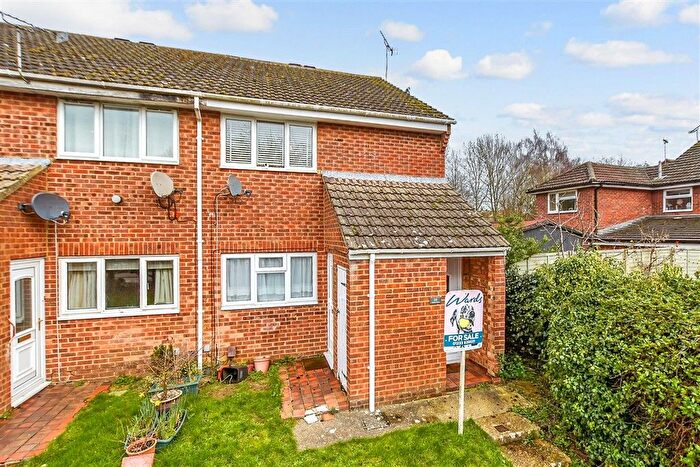 1 Bedroom Maisonette For Sale In Ealham Close, Willesborough, Ashford, Kent, TN24