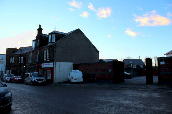 3 Bedroom Flat To Rent In Bank Street, Flat, Alexandria, G83