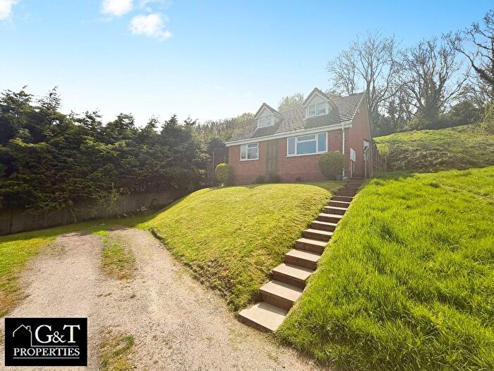 3 Bedroom Bungalow For Sale In B Hall Lane, Bilston, WV14