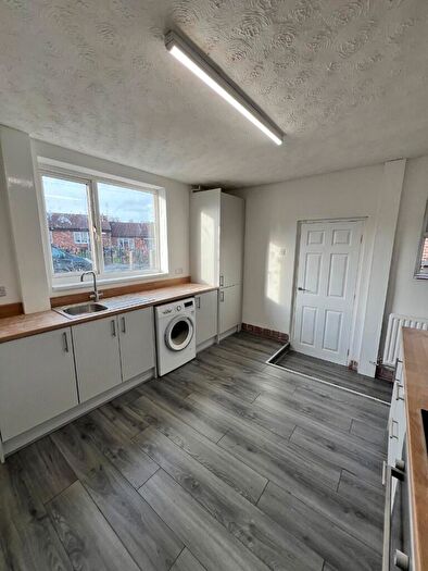 3 Bedroom Semi-Detached House To Rent In Danewood Avenue, Sheffield, S2