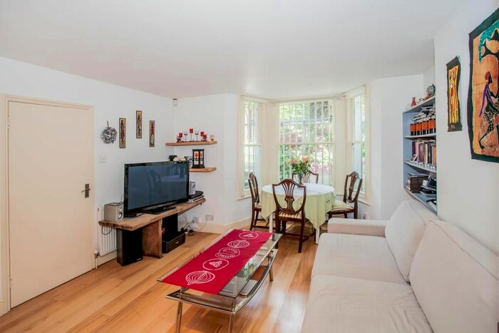 1 Bedroom Flat To Rent In Adelaide Grove, Shepherds Bush, London, W12