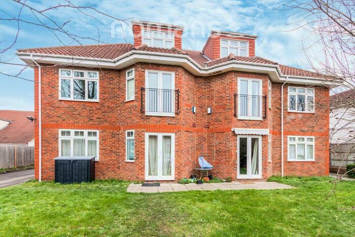 2 Bedroom Apartment To Rent In Reading Road, Winnersh, RG41