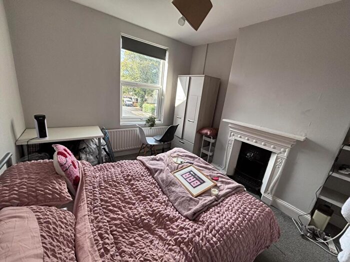 6 Bedroom House To Rent In Estcourt Terrace, Leeds, LS6