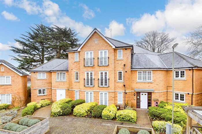 1 Bedroom Flat For Sale In Forelle Way, Carshalton, Surrey, SM5