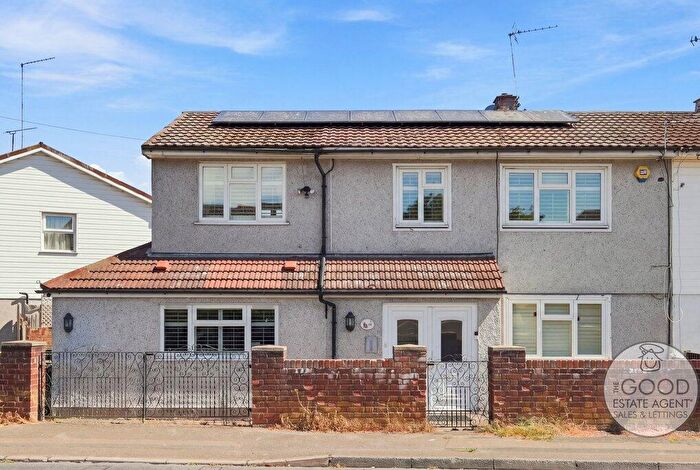 5 Bedroom Semi-Detached House For Sale In Colebrook Lane, Loughton, IG10