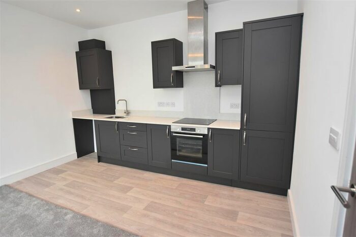 1 Bedroom Flat To Rent In Shrubbery Avenue, Worcester, WR1