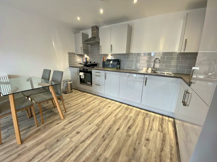 2 Bedroom Apartment To Rent In Belgrave Middleway, Birmingham, B5