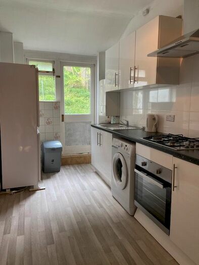 1 Bedroom Flat To Rent In Bath Road, Arnos Vale, BS4