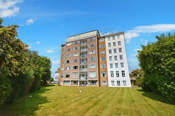 1 Bedroom Flat To Rent In Chiswick Place, Eastbourne, BN21