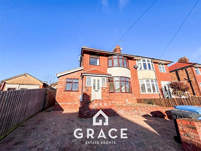 4 Bedroom Semi Detached House For Sale In Elmcroft Road, Ipswich, IP1