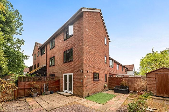 1 Bedroom Flat For Sale In Timbermill Court, Haslemere, GU27