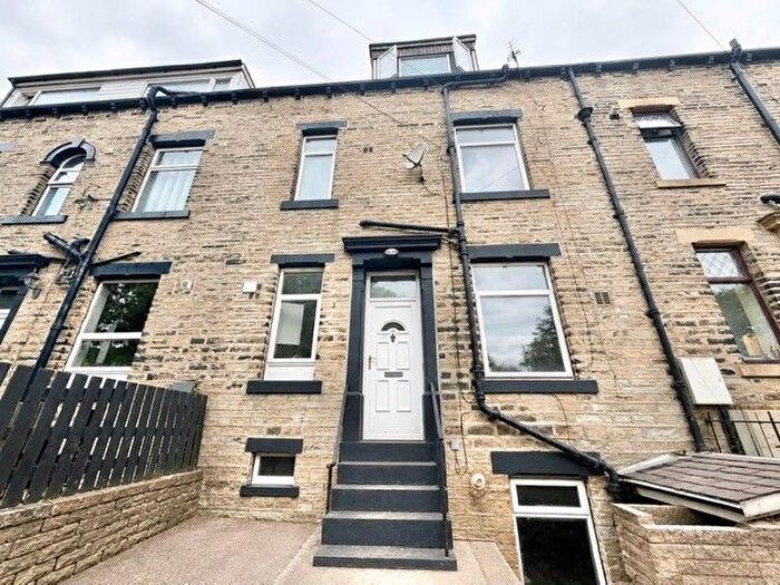 2 Bedroom Property To Rent In Clover Hill View, Halifax, HX1