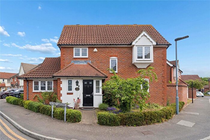 3 Bedroom Detached House For Sale In Putney Gardens, Chadwell Heath, RM6
