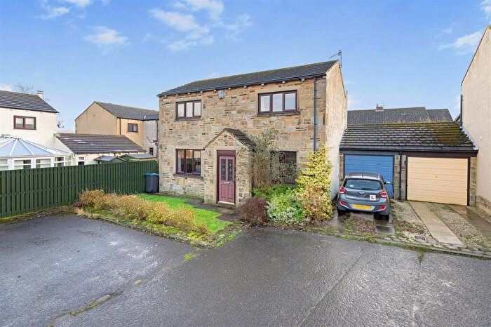 3 Bedroom Detached House For Sale In Harvest Croft, Ilkley, LS29