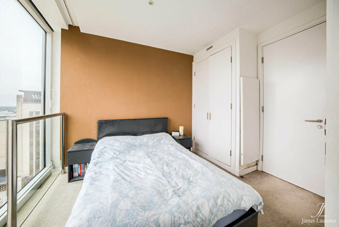 2 Bedroom Apartment To Rent In The Rotunda, New Street, Birmingham, B2