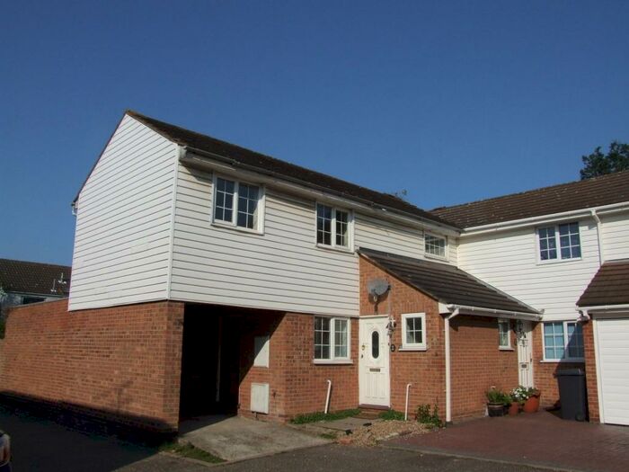 3 Bedroom Semi-Detached House To Rent In Barn Green, Chelmsford, CM1