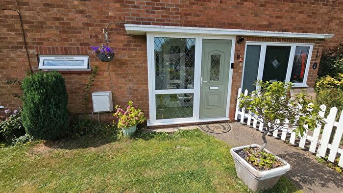 3 Bedroom Town House For Sale In Butler Close, Cropwell Butler, NG12
