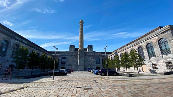 1 Bedroom Flat For Sale In The Brewhouse, Royal William Yard, Plymouth, PL1