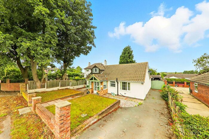 3 Bedroom Detached House For Sale In North Walk, Hemsworth, WF9
