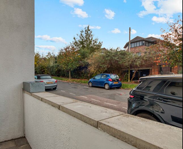 Studio For Sale In Park Road, London, N14