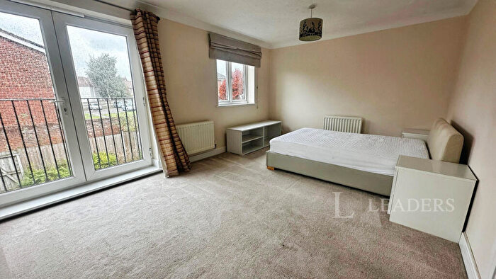 5 Bedroom Terraced House To Rent In Primrose Close - Bedroom House -, LU3