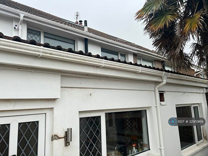 3 Bedroom Semi-Detached House To Rent In Rest Bay, Porthcawl, CF36